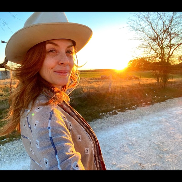 Meet your Posher, Shelli - Picture 9 of 10